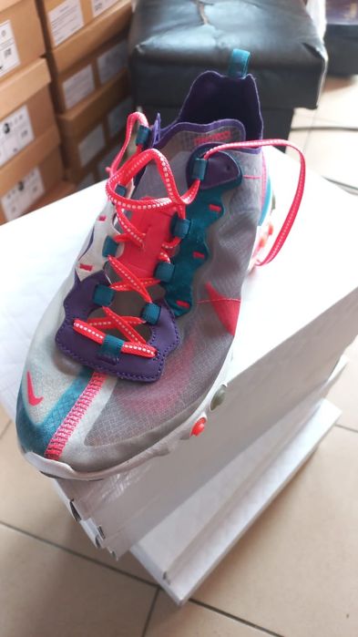 Кросівки Nike React Element 87 - Стан як нові!