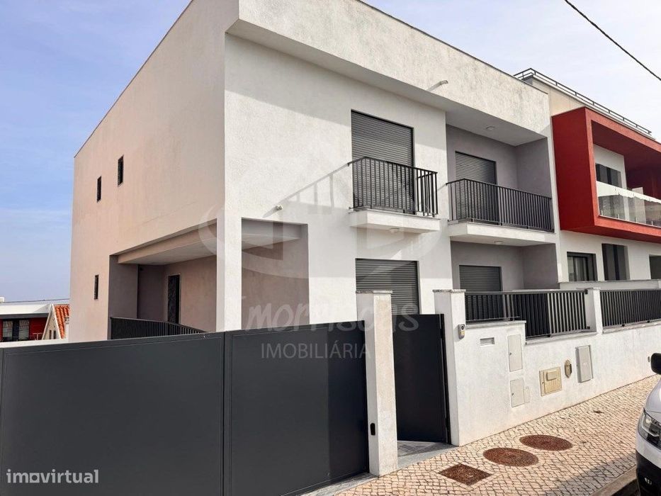 Moradia T5 situada na Portela da Azóia, Santa Iria de Azóia