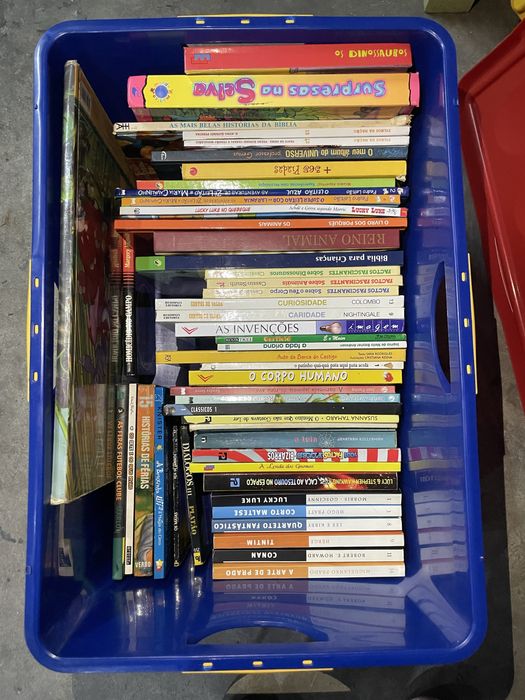 Vários livros infantis