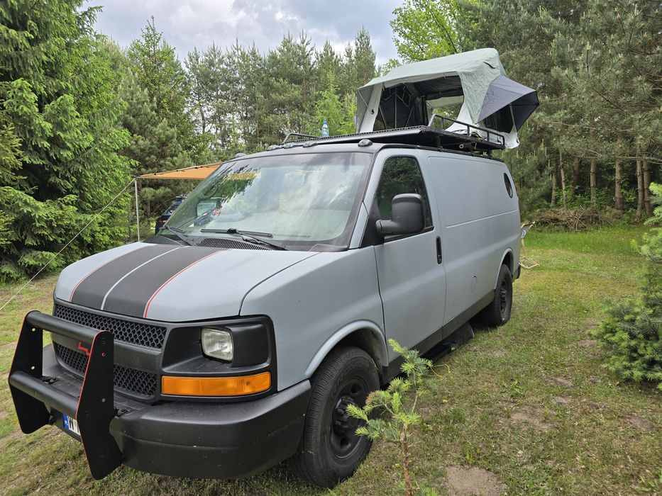Kamper Van Chevrolet Express GMC Savana  6.0v8 benzyna automat 2004R
