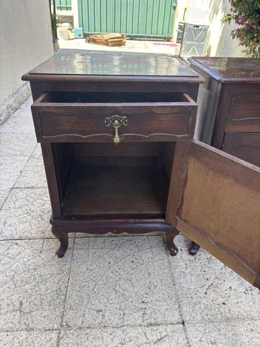 Conjunto  duas mesas de cabeceira
