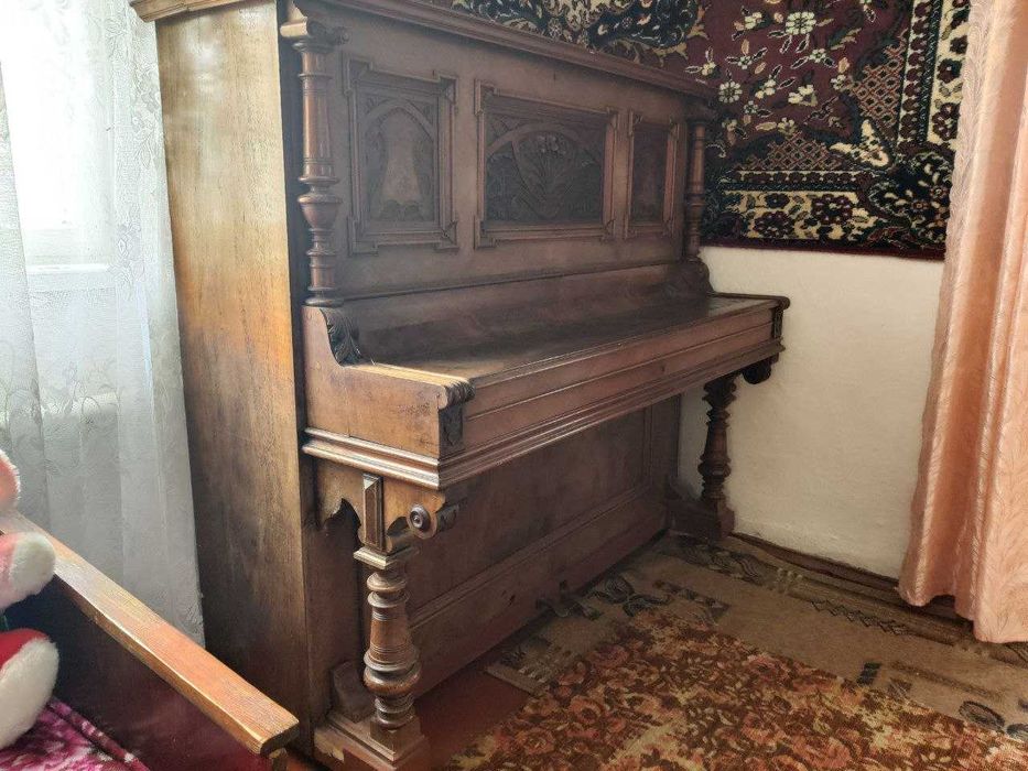 Антикварне німецьке піаніно Carl H. Hintze
