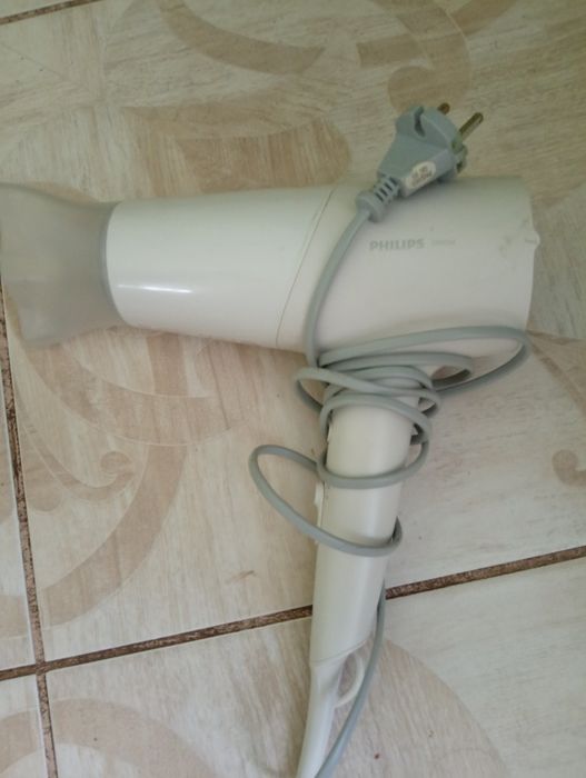 Продам фен електричний
