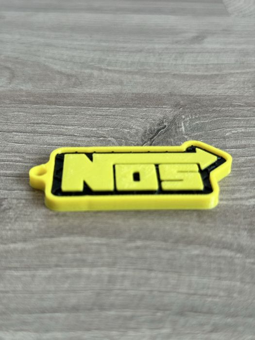Stylowy Brelok Druk 3D NOS Dodatek dla Fanów Motoryzacji