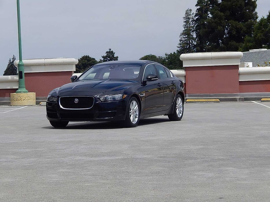 Jaguar XE 25t      2018