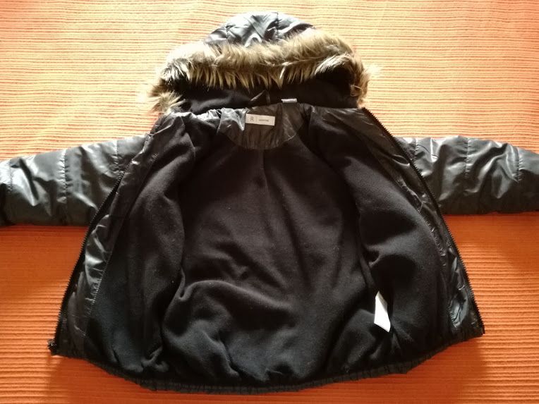 Blusão Preto Capuz Pêlo, 5-6 Anos