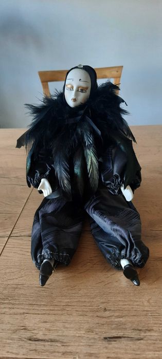porcelanowa lalka