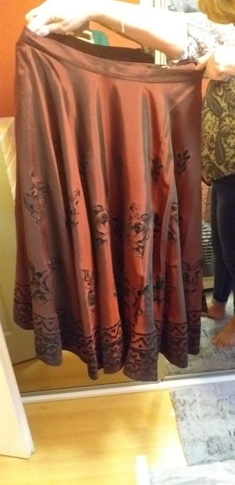 Bordowa spódnica 42