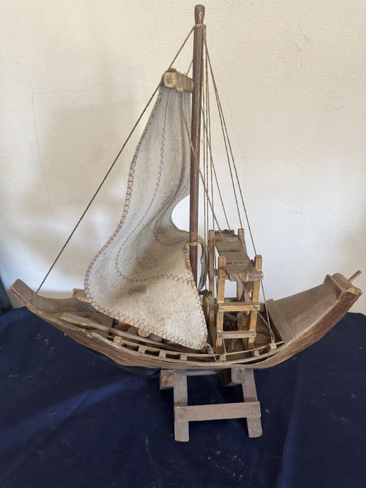 Barco Antigo (Ver fotografias)