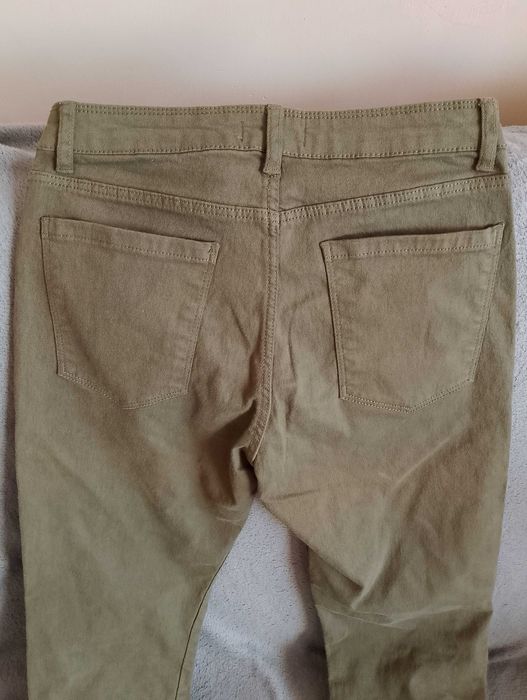 BERSHKA. Spodnie skinny.