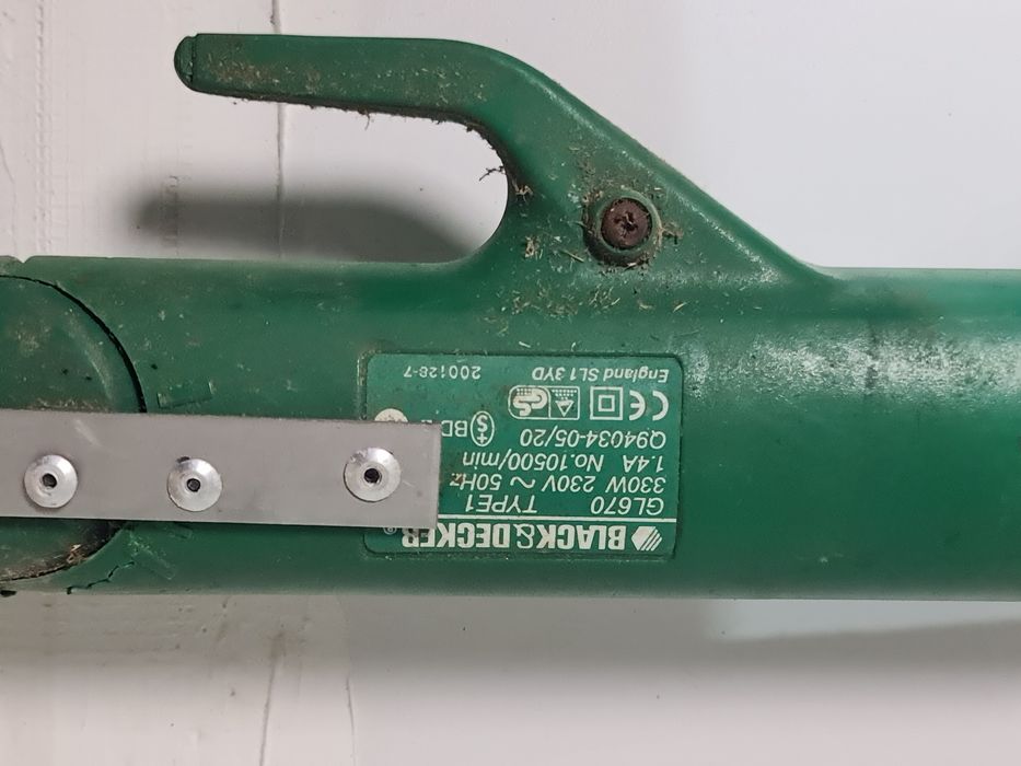 Aparador de relva Black&Decker GL670 330W