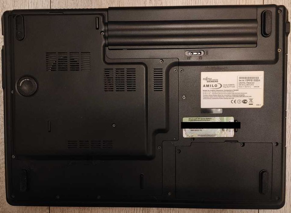 Laptop Fujitsu-Siemens Amilo A3667G Windows XP retro granie sterowniki