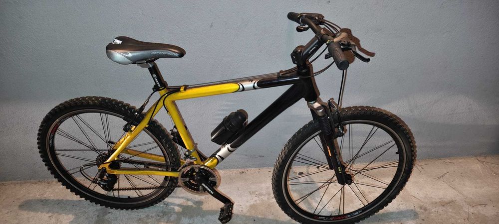 Bicicleta BTT Shimano Altus com Suspensão RST – Muito Estimada