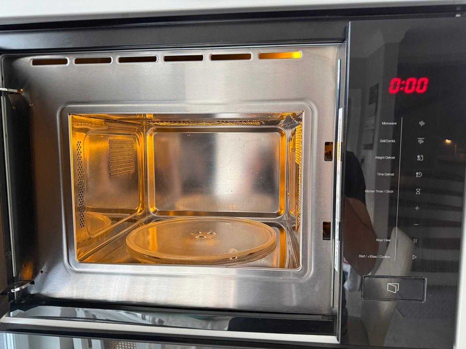 Nowoczesny piekarnik + kuchenka mikrofalowa AMICA do zabudowy, grill