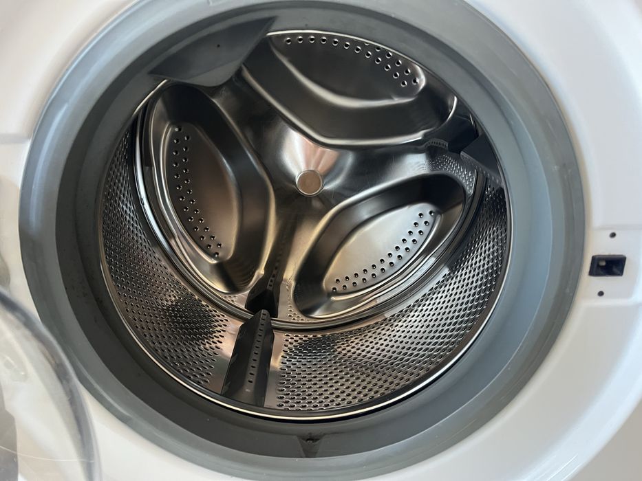 Máquina de Lavar Roupa Whirlpool 7kg FreshCare+ (Para Peças / Avariada)