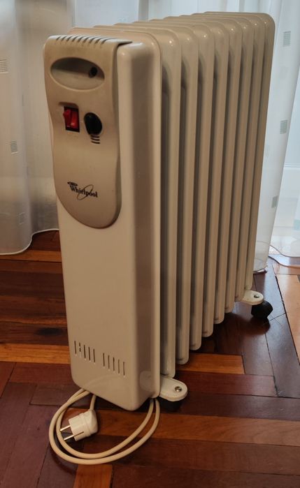 Масляный обогреватель 2000Вт Whirlpool AMB 458