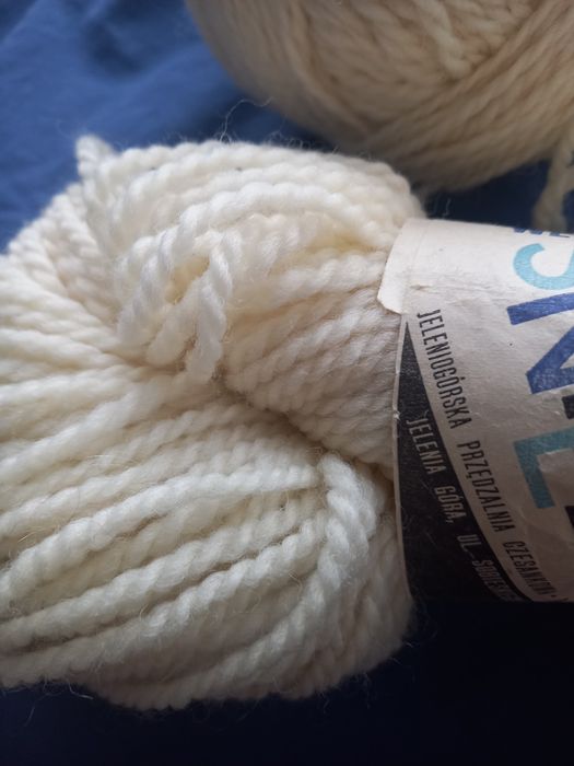 Włóczka wełną 100 % 80 dkg