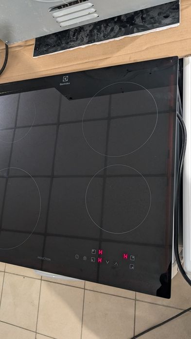 Індукційна поверхня Electrolux