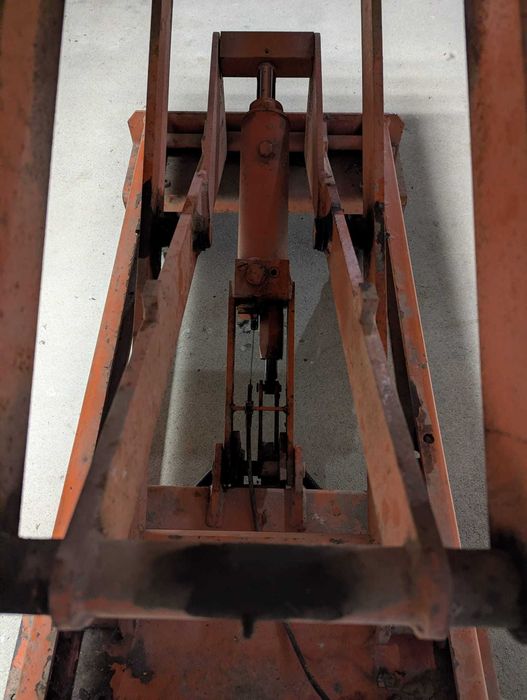 Vendo Mesa Elevatória Hidráulica Bishamon BX30SCE – 300 kg