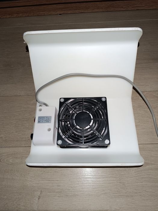 Pochłaniacz pyłu do paznokci manicure