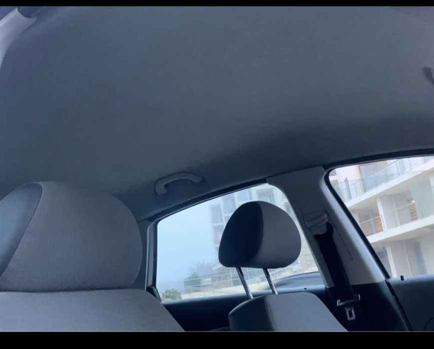 Vende-se Carro Económico e Fiável - Ideal para o Dia a Dia!