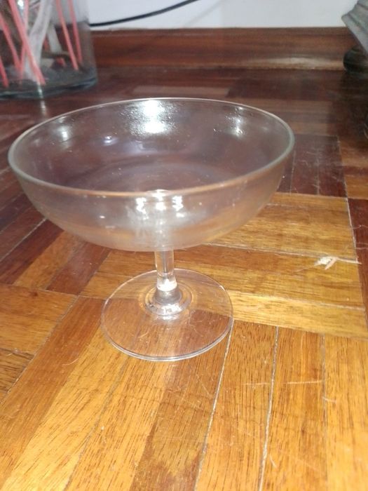 Diversas peças soltas da Vista Alegre e Cristal