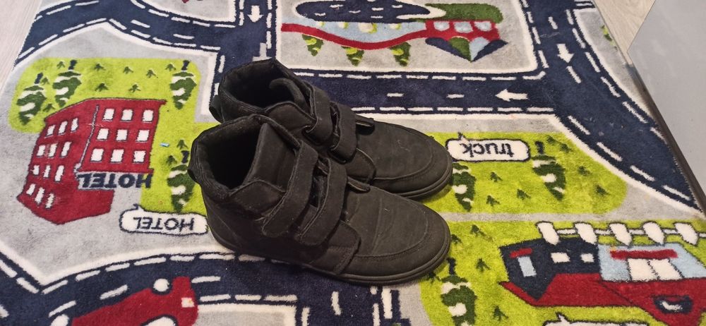 Buty młodzieżowe jesienne