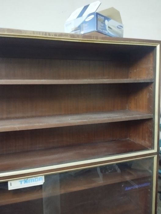 Móvel expositor com chave