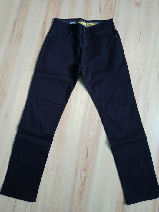 Lee seria wydajnościowa spodni straight fit tapered leg rozm.30/32