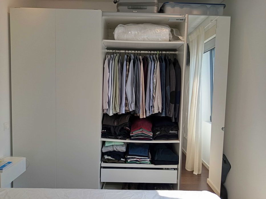 Roupeiro / Guarda-vestidos / Armário IKEA c/ 2,50 metros