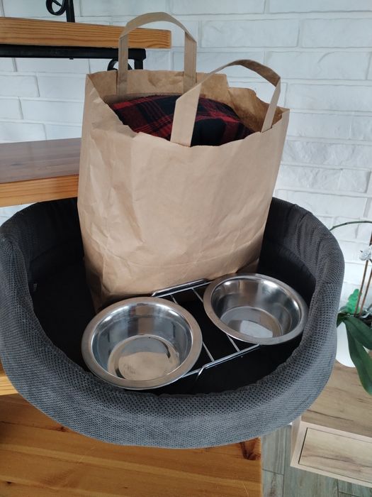 Legowisko, miski, ubranka dla pieska