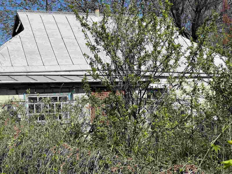 с.Карапиші, у продажі будинок на ділянці 46 соток с фасадом 200м.
