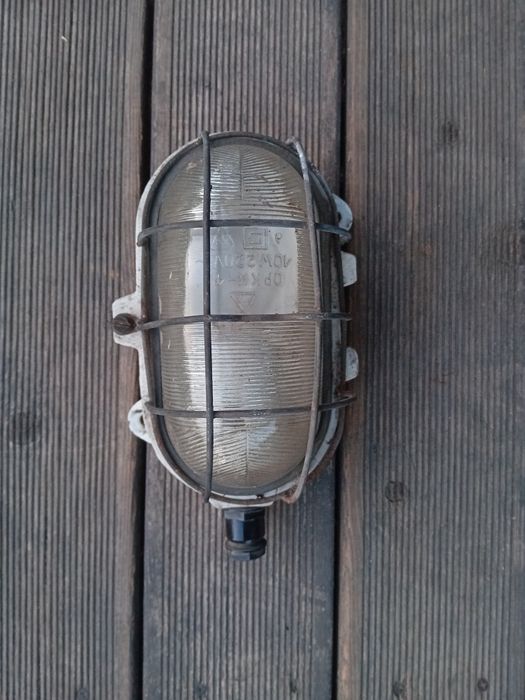 Lampa jak w prl.