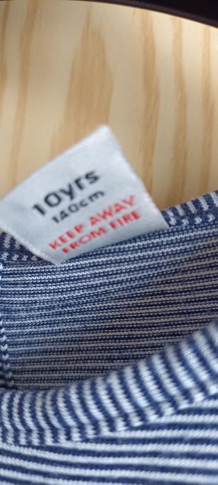 Piękna sukienka rozmiar 140