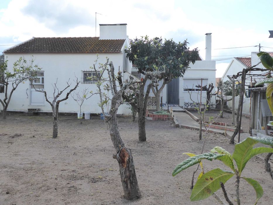 Moradia no centro de Vendas Novas, pronta a habitar