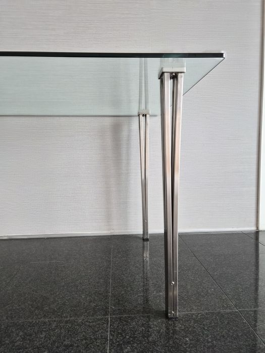 Mesa de jantar em vidro
