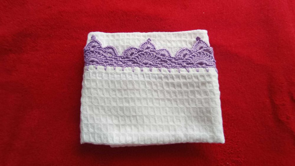 Pano de cozinha com barrado crochê