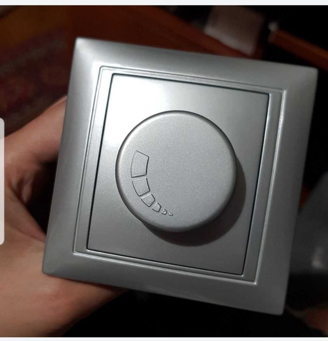 Світлорегулятор 600Вт Emily 9215 сірий металік ELCOR