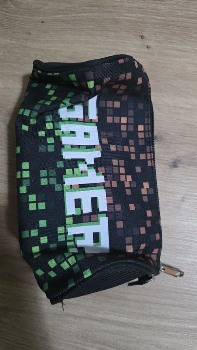 Nowy piórnik saszetka