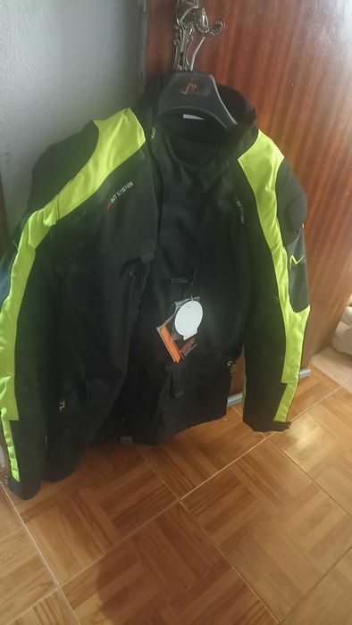 Casaco para uso de Moto
