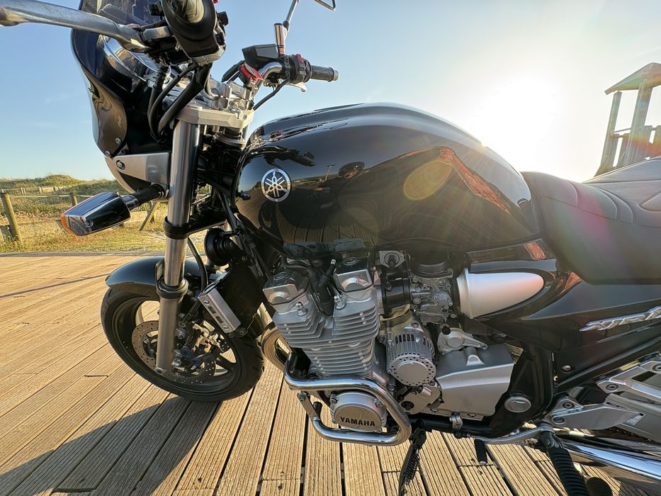 YAMAHA XJR 1300 - como nova e 100% original
