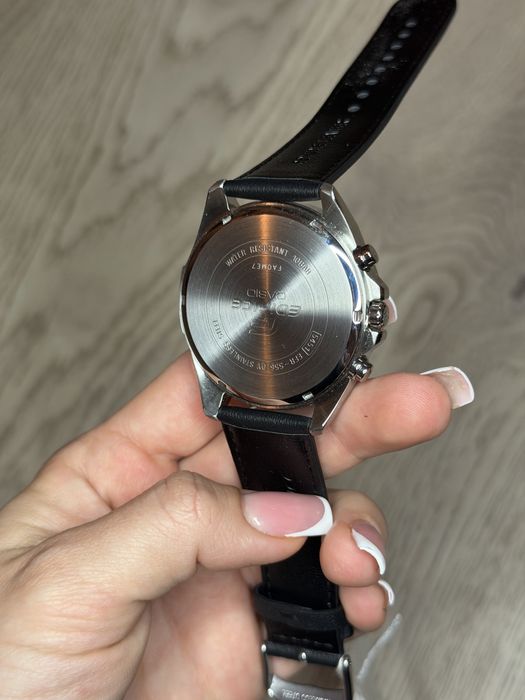 Нові чоловічі годинники Casio Edifice