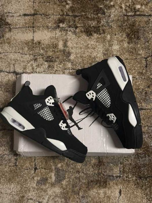 Jordan 4 Retro White Thunder R.38
