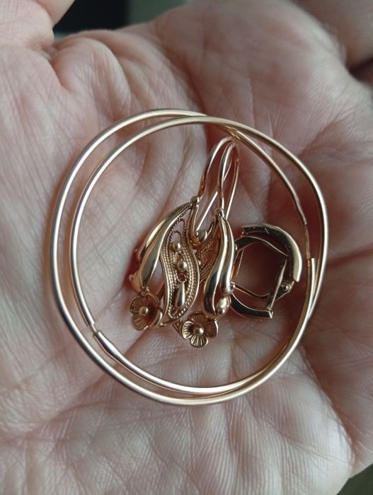 Продам золоті сережки