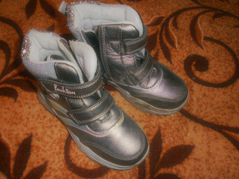 Ботинки  на девочку   32 р-300 грн