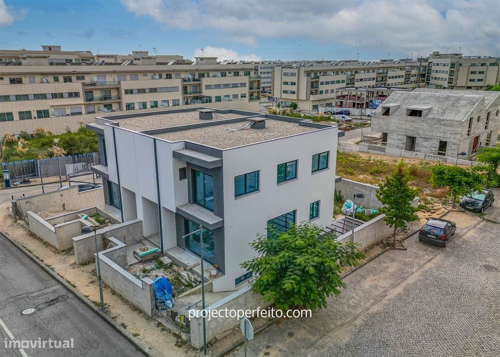 Moradia Geminada T3+1 Venda em Santa Maria da Feira, Travanca, Sanfins