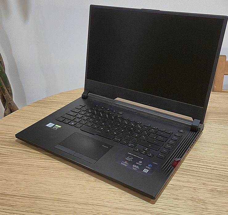 ASUS ROG Strix III ( Defeito )438006607082967041
