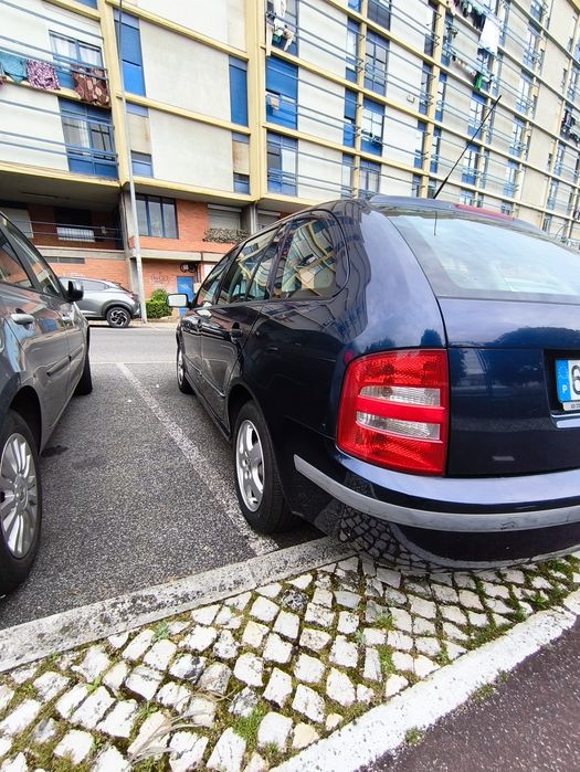 Vendo Skoda Fabia 1.4 a gasolina, do ano 2001. Inspeção válida ate 2027.