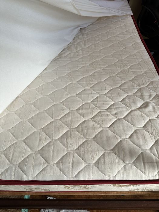 Cama com Colchao Ortopedico 1,40 x 1,80