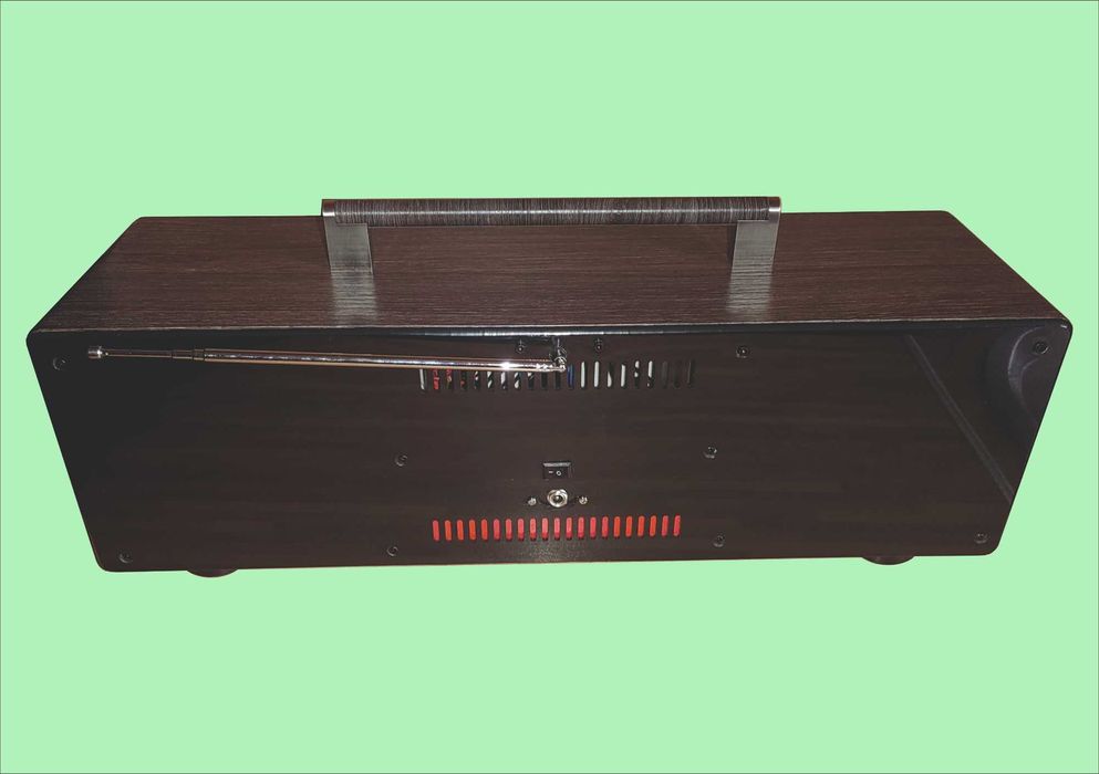 Блютуз колонка, радио, флешка, зарядка, светильник!